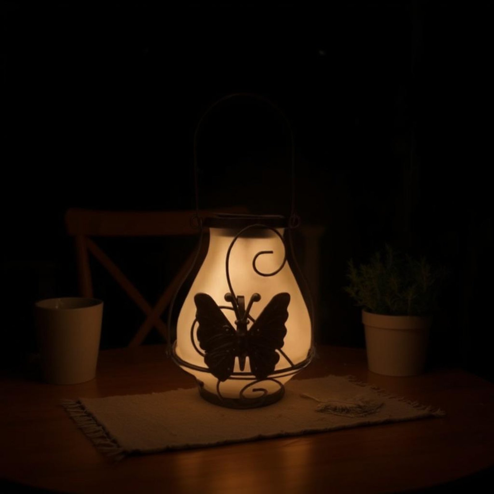 ソーラーバタフライランタン 防水バタフライソーラーランタン  - Garden Lighting Decor のレビューと価格