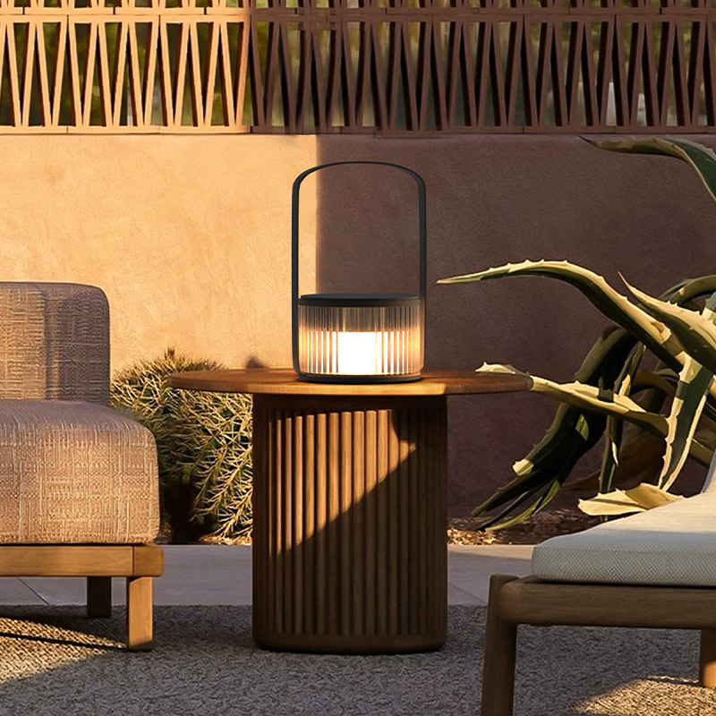 屋外充電式ポータブルアンビエントライトソーラー芝生ヴィラガー - Garden Lighting Decor のレビューと価格
