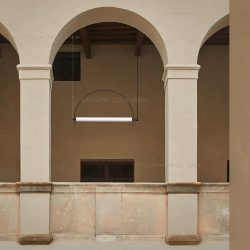 イタリアのデザイナーによるアークペンダントランプ、ミニマリス - Decor Lighting Online のレビューと価格